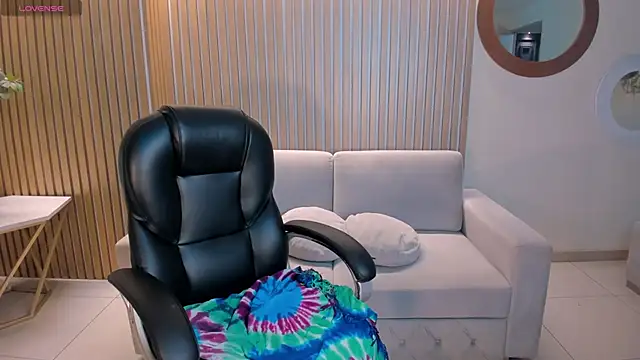 Snapshot of ZaraKafruni chatting on February 2026 04:07:01 AM ZaraKafruni online show from February 2026 04:07:01 AM