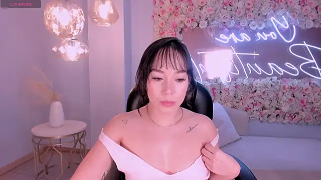 Snapshot of ZaraKafruni chatting on February 2026 12:40:01 AM ZaraKafruni online show from February 2026 12:40:01 AM