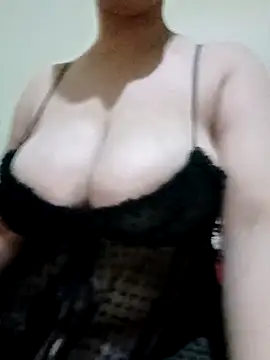 Snapshot of Maryam89six chatting on November 2025 11:38:01 PM Maryam89six online show from November 2025 11:38:01 PM