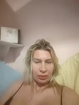 Snapshot of NaughtyClaudia_ chatting on December 2025 09:30:01 PM NaughtyClaudia online show from December 2025 09:30:01 PM