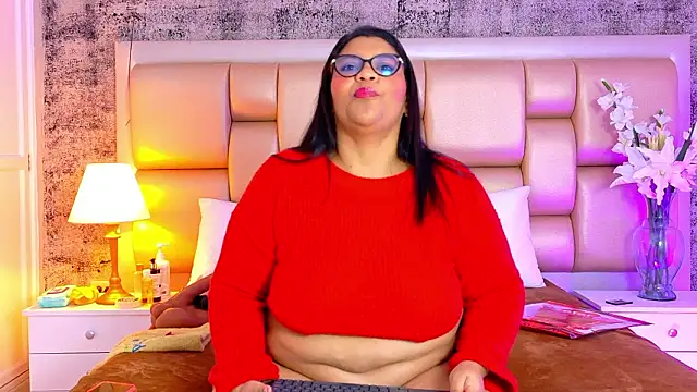 SelennaCooper online show from February 2026 12:00:01 PM