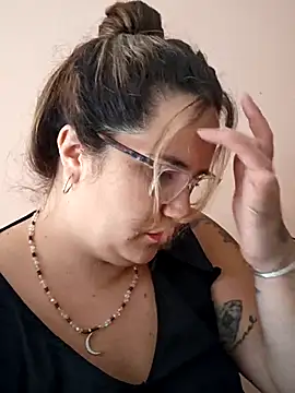 iviiiiiiiiiii online show from December 2025 12:25:01 PM