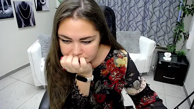 Susanna S online show from November 2025 10:15:02 AM