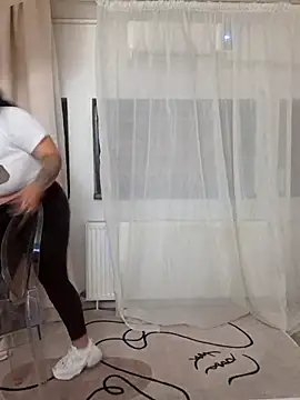 SpicyCarlaXX online show from July 2026 02:05:17 AM