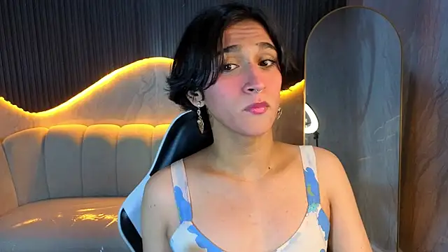 zoe tp online show from December 2025 08:04:01 PM