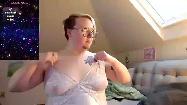 queerlyjaz online show from March 2026 06:12:02 PM