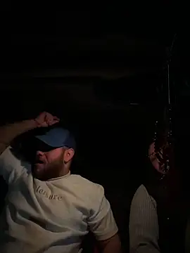 Snapshot of Andreiandu23 chatting on February 2026 08:14:02 PM Andreiandu23 online show from February 2026 08:14:02 PM