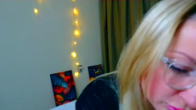 Snapshot of MilaLove__ chatting on November 2025 01:44:02 PM MilaLove online show from November 2025 01:44:02 PM