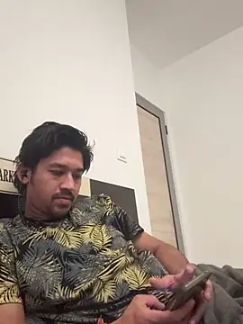 Jhonneeey online show from December 2025 01:33:02 AM