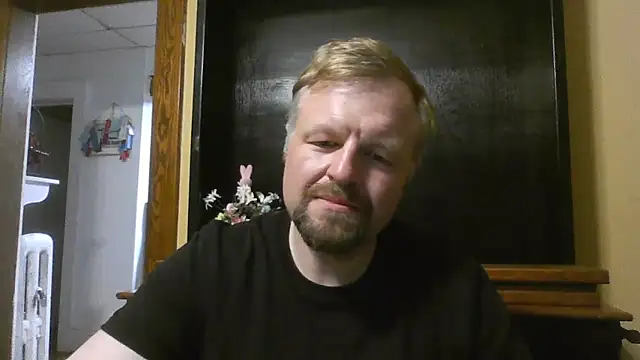 Snapshot of TheOneDonShaun chatting on April 2026 06:19:01 AM TheOneDonShaun online show from April 2026 06:19:01 AM