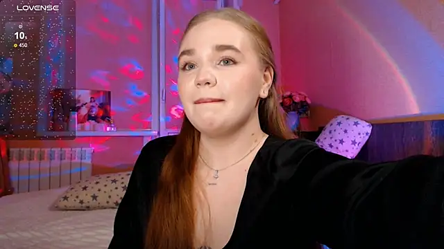 Snapshot of EmiRisse chatting on November 2025 07:02:02 PM EmiRisse online show from November 2025 07:02:02 PM