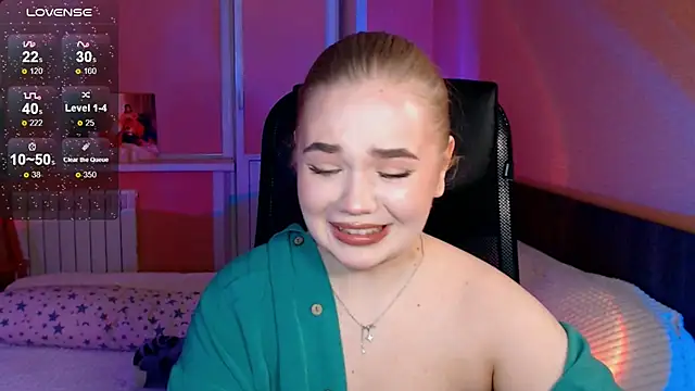 Snapshot of EmiRisse chatting on December 2025 03:39:02 PM EmiRisse online show from December 2025 03:39:02 PM