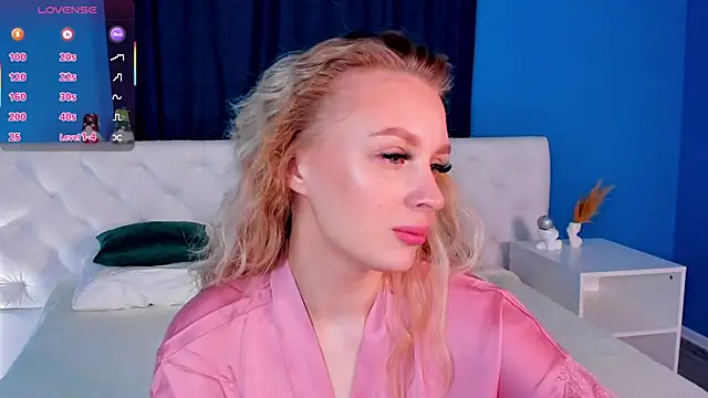 Snapshot of KiraRuiz chatting on February 2026 12:56:02 AM KiraRuiz online show from February 2026 12:56:02 AM