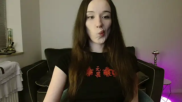 Tinybutt5368 online show from February 2026 06:25:01 PM