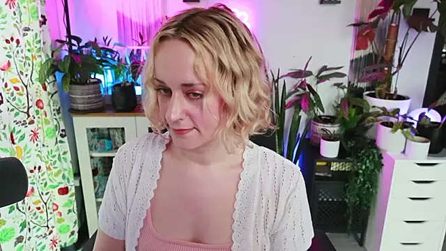 Snapshot of xzoeyryanx chatting on February 2026 06:48:01 PM xzoeyryanx online show from February 2026 06:48:01 PM