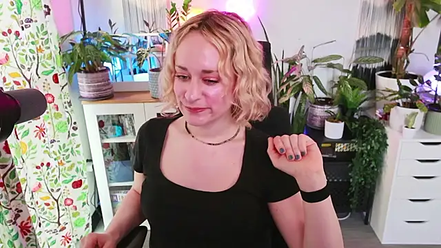 Snapshot of xzoeyryanx chatting on March 2026 05:15:01 PM xzoeyryanx online show from March 2026 05:15:01 PM