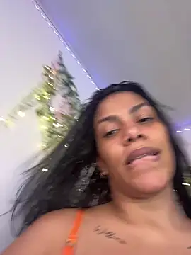 Snapshot of ArielleMillerr- chatting on July 2026 05:37:01 PM ArielleMillerr- online show from July 2026 05:37:01 PM