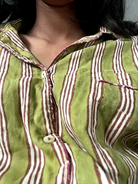 Snapshot of Neha_010 chatting on November 2025 05:43:01 AM Neha 010 online show from November 2025 05:43:01 AM