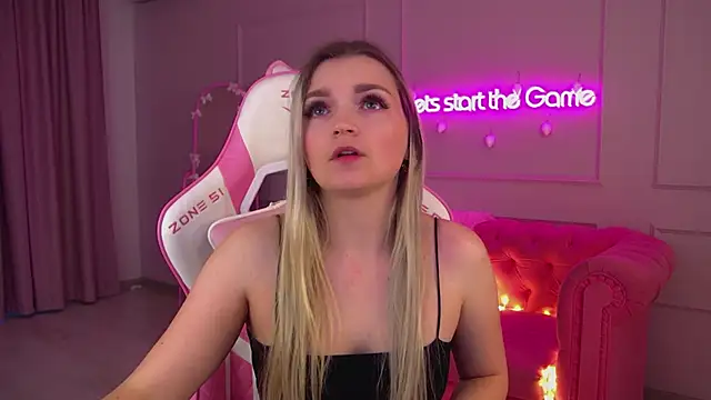 AnnyRaii online show from December 2025 06:40:01 AM