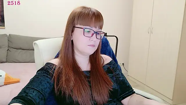 Snapshot of Foxy-lady chatting on April 2026 05:30:01 PM Foxy-lady online show from April 2026 05:30:01 PM