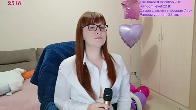 Snapshot of Foxy-lady chatting on June 2026 07:45:02 AM Foxy-lady online show from June 2026 07:45:02 AM