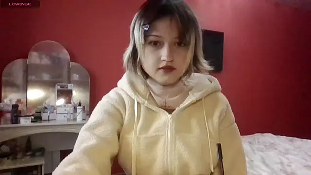 SkylaPorter online show from November 2025 10:17:02 AM