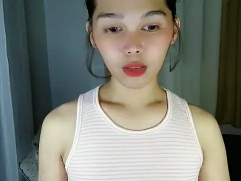 Snapshot of sluttyLeila chatting on January 2026 01:26:01 PM sluttyLeila online show from January 2026 01:26:01 PM