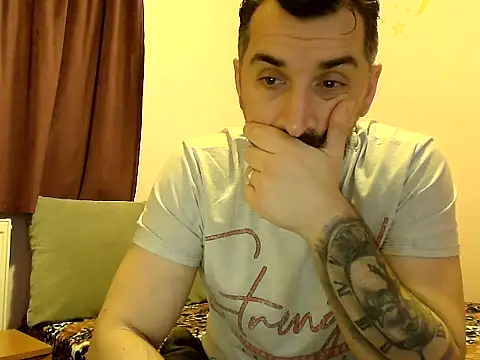 Brianhot8 online show from November 2025 10:09:02 PM