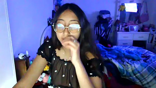 Snapshot of Nanylux chatting on November 2025 02:23:02 AM Nanylux online show from November 2025 02:23:02 AM