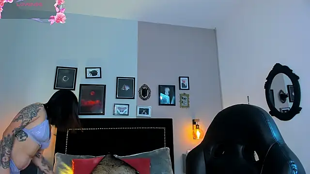 Annie Petters online show from December 2025 12:47:02 PM