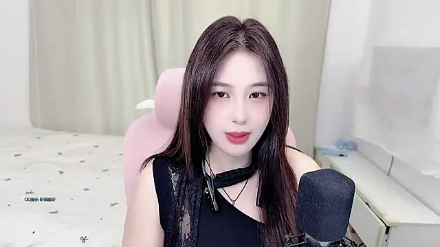 Snapshot of TTtia_ chatting on July 2026 01:13:01 AM TTtia online show from July 2026 01:13:01 AM