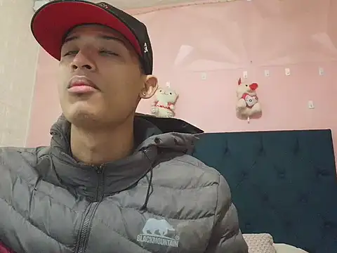 Snapshot of saniasex2025 chatting on December 2025 01:17:04 PM saniasex2025 online show from December 2025 01:17:04 PM