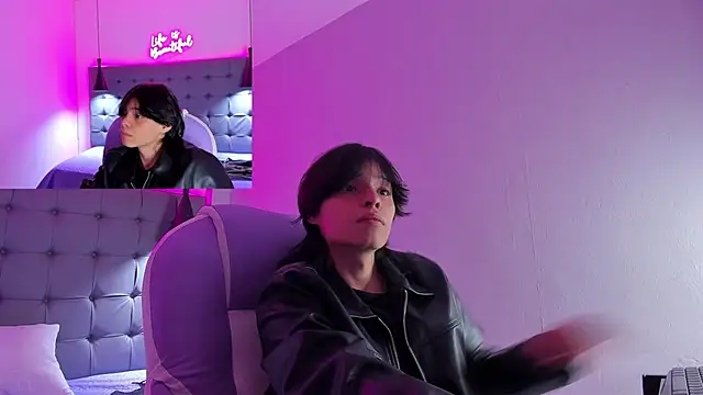 Snapshot of Sylasfrost chatting on November 2025 08:41:01 PM Sylasfrost online show from November 2025 08:41:01 PM