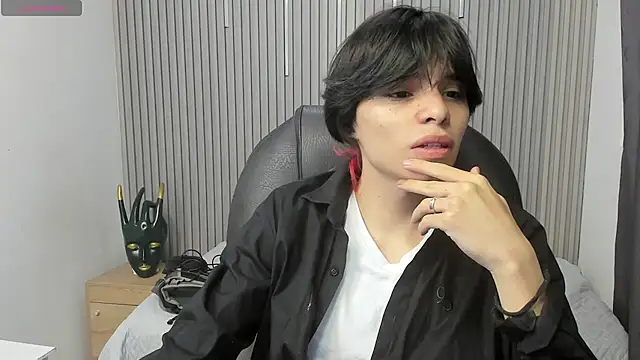 Snapshot of Sylasfrost chatting on March 2026 01:33:02 AM Sylasfrost online show from March 2026 01:33:02 AM