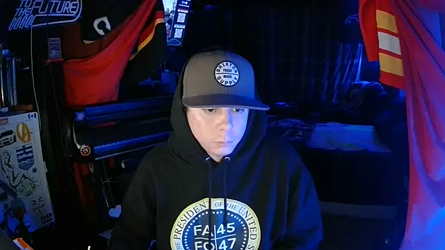 Snapshot of Bowerboi chatting on November 2025 05:29:02 AM Bowerboi online show from November 2025 05:29:02 AM