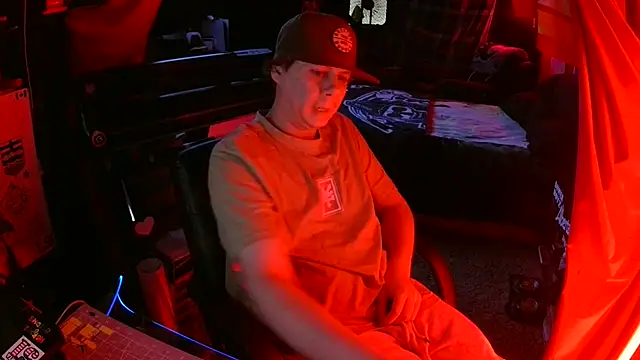 Snapshot of Bowerboi chatting on November 2025 12:43:02 AM Bowerboi online show from November 2025 12:43:02 AM