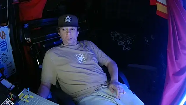 Snapshot of Bowerboi chatting on November 2025 12:49:02 PM Bowerboi online show from November 2025 12:49:02 PM