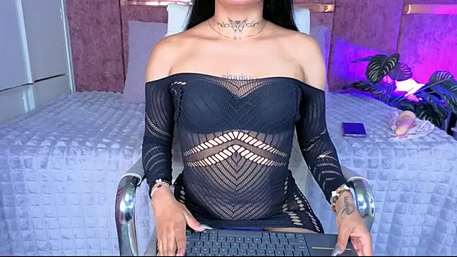 Alessanndraa   online show from November 2025 04:44:01 AM