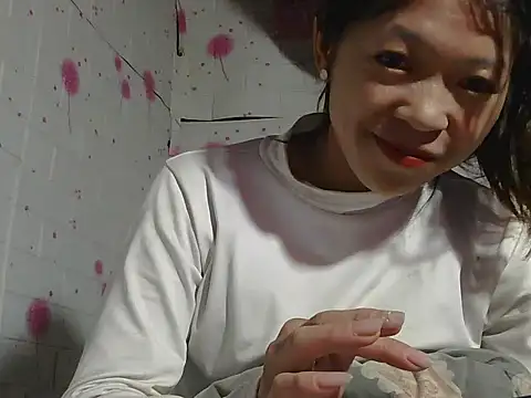 Snapshot of Kim_mon chatting on November 2025 02:20:01 PM Kim mon online show from November 2025 02:20:01 PM