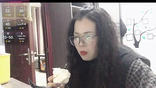 Huahua3187 online show from November 2025 10:38:02 AM