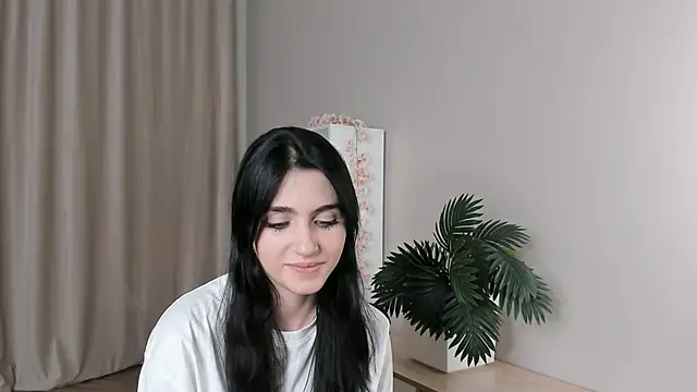 Snapshot of MonaChim chatting on November 2025 02:08:01 PM MonaChim online show from November 2025 02:08:01 PM