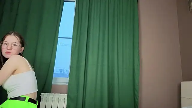 MiraFenech online show from November 2025 05:32:02 AM