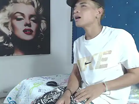 Snapshot of crissex3 chatting on March 2026 07:30:02 PM crissex3 online show from March 2026 07:30:02 PM