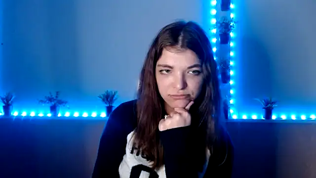 Snapshot of Sweeet_Emilyy chatting on November 2025 02:40:02 PM Sweeet Emilyy online show from November 2025 02:40:02 PM