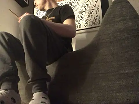 Spielzeugtwink online show from April 2026 10:23:02 PM