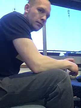 Spielzeugtwink online show from April 2026 06:53:02 PM