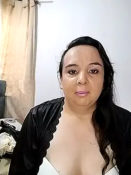 Ivonne 17 online show from November 2025 05:23:02 PM