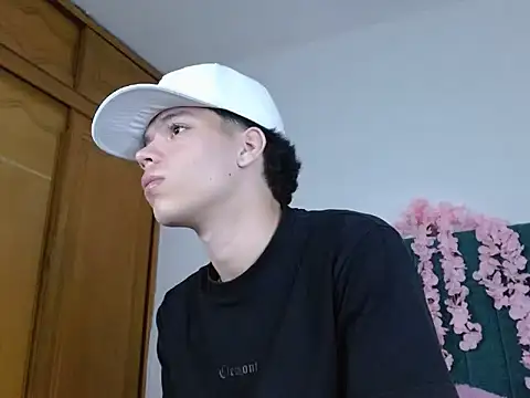 Snapshot of Lincon_Ale chatting on November 2025 06:29:01 PM Lincon Ale online show from November 2025 06:29:01 PM