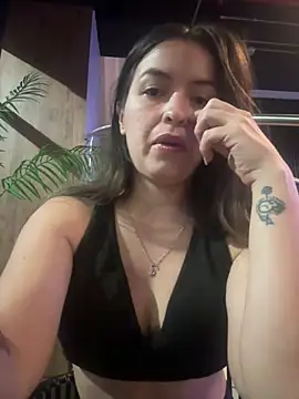 Snapshot of Little__Danni1 chatting on April 2026 12:27:01 AM Little Danni1 online show from April 2026 12:27:01 AM