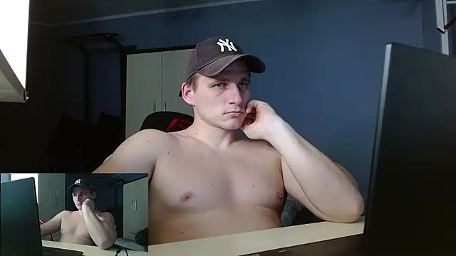 Poliglotjoe1 online show from January 2026 02:38:01 AM